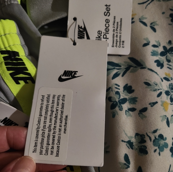 Boys Nike 2 piece set - Picture 4 of 5